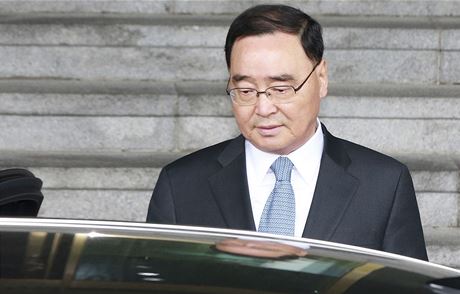 Jihokorejský premiér ong Hong-wong nabídl demisi.