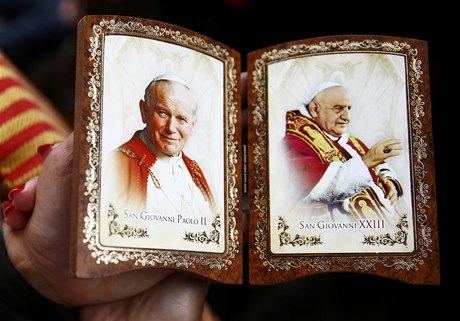 Papeové Jan Pavel II. a Jan XXIII. byli svatoeeni, Vatikán zaplnily davy lidí