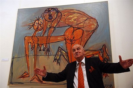 Jií Naeradský 5. ledna 2010 v praské galerii Mánes na své výstav Obrazy 2009. V pozadí je jeho olejomalba s názvem olejomalba s názvem Zlaté struny.