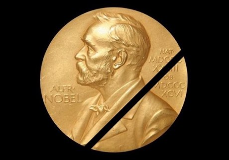 Od roku 1974 jsou Nobelovou cenou oceováni pouze ijící vdci, umlci a mírotvrci.