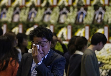 Mu pláe nad obmi havárie trajektu Sewol.