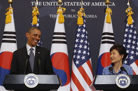 Americký prezident Barack Obama s jihokorejskou prezidentkou Pak Kun-hje.