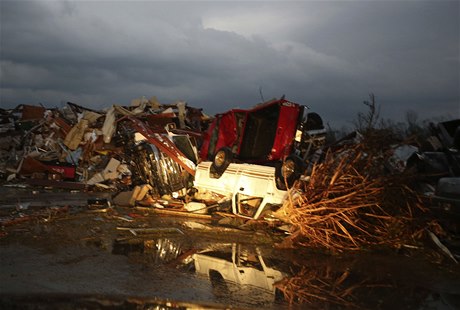 Zkáza zpsobená tornádem (Mayflower, Arkansas).