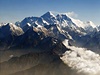 Pohled na Mount Everest a další vrcholky.