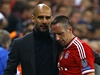 Trenér Bayernu Josep Guardiola a Franck Ribéry.