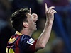 Messi po vsteleném gólu posílá vzkaz do nebe zesnulému Vilanovovi