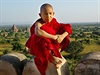 Buddhismus je v Barm ivým náboenstvím. Pro rodinu je ctí, kdy nkterý syn...