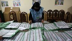 S�ítání volebních hlas� v Afghánistánu.