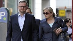 Soud definitivně osvobodil Randáka a Pikorovou v kauze odměn Nagyové