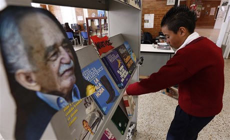 Kolumbijské ministerstvo kultury uspořádalo po úmrtí laureáta Nobelovy ceny za literaturu za rok 1982 čtení jeho děl v celé zemi. Odehrálo se i v jedné ze středních škol v hlavním městě Bogotě.