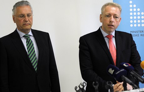 Ministr vnitra Milan Chovanec se svým bavorským protjkem Joachimem Hermannem 