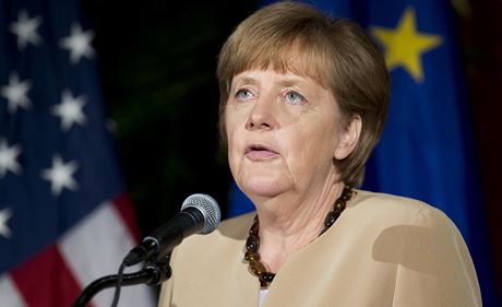 Poruili jste poválené uspoádání Evropy, vzkázala Rusku Merkelová