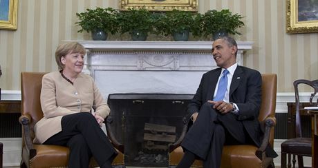 "Jde o poruen povlenho uspodn Evropy," ekla Merkelov s tm, e je nezbytn respektovat zemn celistvost Ukrajiny.