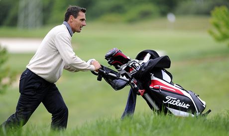 Bývalý desetiboja Roman ebrle na golfovém turnaji série Czech PGA Tour 3. kvtna v Kuimi na Brnnsku.