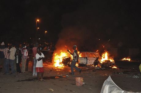 Trhavina nastraená v automobilu ve tvrtek vybuchla na pedmstí Nyanya.