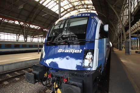 Moderní vlakové soupravy vyrobila firma Siemens.
