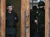 Policie hlídá budovu regionálního parlamentu v Odse.