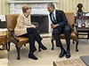 Americký prezident Barack Obama pi rozhovoru s nmeckou kanclékou Angelou Merkelovou.