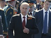 Ruský prezident Vladimir Putin na slavnostní vojenské pehlídce u píleitosti...