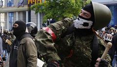 Proru�tí radikálové v Od�se se st�etli s p�íznivci ukrajinské vlády.