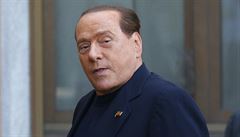 Bývalý italský premiér Silvio Berlusconi se dostavil do domova pro seniory u...