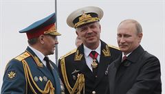 Ruský ministr obrany Sergej Šojgu (vlevo) a prezident Vladimir Putin (vpravo) s... | na serveru Lidovky.cz | aktuální zprávy
