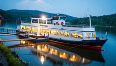 Lipenské jezero je ideální pro romantické plavby.  