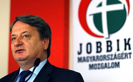Béla Kovács je europoslancem za maarskou radikální stranu Jobbik.