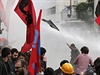 Tragédie dolu v Som vyvolala v tureckých mstech masové protivládní protesty....