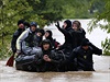 Evakuace obyvatel zaplavené oblasti (Lazarevac, Srbsko).