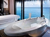 Luxusní resort na ostrov Velaa, který nechal vybudovat miliardá Jií mejc.