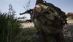 Boje o Slavjansk pokrauj. Osteluje ns ukrajinsk armda, tvrd separatist