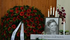 Na pohřeb tragicky zemřelé policistky dorazil i ministr Chovanec 