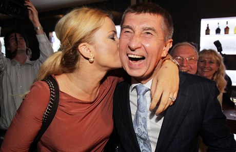 Andrej Babiš má rádost z vítězství v eurovolbách.