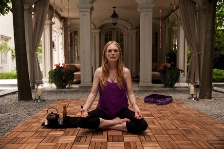 Julianne Moore ve filmu Maps to the Stars Davida Cronenberga.