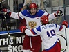 Alexandr Ovekin z Ruska se raduje z druhého gólu se spoluhrái Alexandrem...