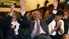 Protievropská Nezávislá strana Spojeného království  (UKIP)  slaví pedbné...