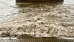 Místo, kde se do Vltavy vlévá potok Boti.