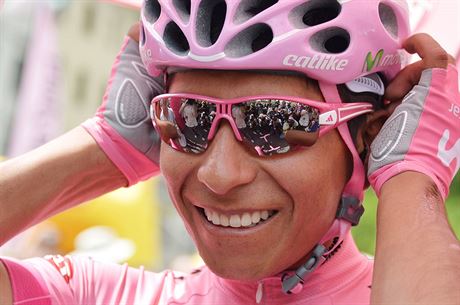 Columbijský cyklista Nairo Quintana v rovém pro lídra prbného poadí.