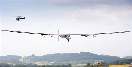 První zkuební let nového letounu na solární pohon Solar Impulse