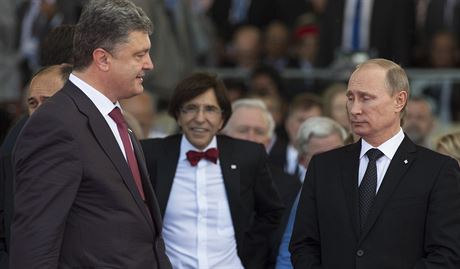 Ukrajinsk prezident Petro Poroenko a jeho rusk protjek Vladimir Putin.