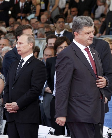 Uznejte Poroenka vdcem Ukrajiny, vyzval v Normandii Obama Putina