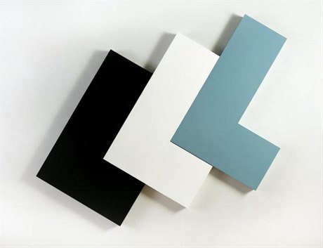 Jan Kubíek: 3 prostorové elementy L (variamobil), 1968, smalt, kov.