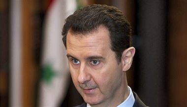 Znovuzvolen Asad vyhlsil amnestii. Propustil nejmn 800 Syan