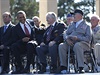 Barack Obama a Francoise Holland si s veterány pipomínají výroí vylodní v...