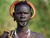 ena z kmene Sumi v oblasti eky Omo. Etiopie
