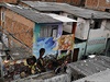 Graffiti ve favele na okraji brazilského Sao Paula.