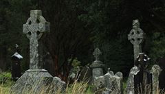 V Irsku odkryli masov hrob. Mrtv dti 'padlch en' konily v septiku