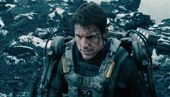 V první linii. Tom Cruise jako ú�astník invaze.