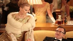 Nicole Kidman jako Grace kelly a Tim Roth jako kníže Rainer ve filmu Grace,...